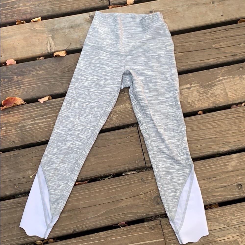 Lululemon leggings size 4 (23”)